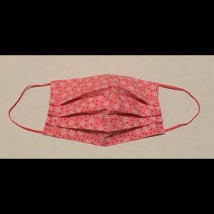 Handmade face mask with filter pocket